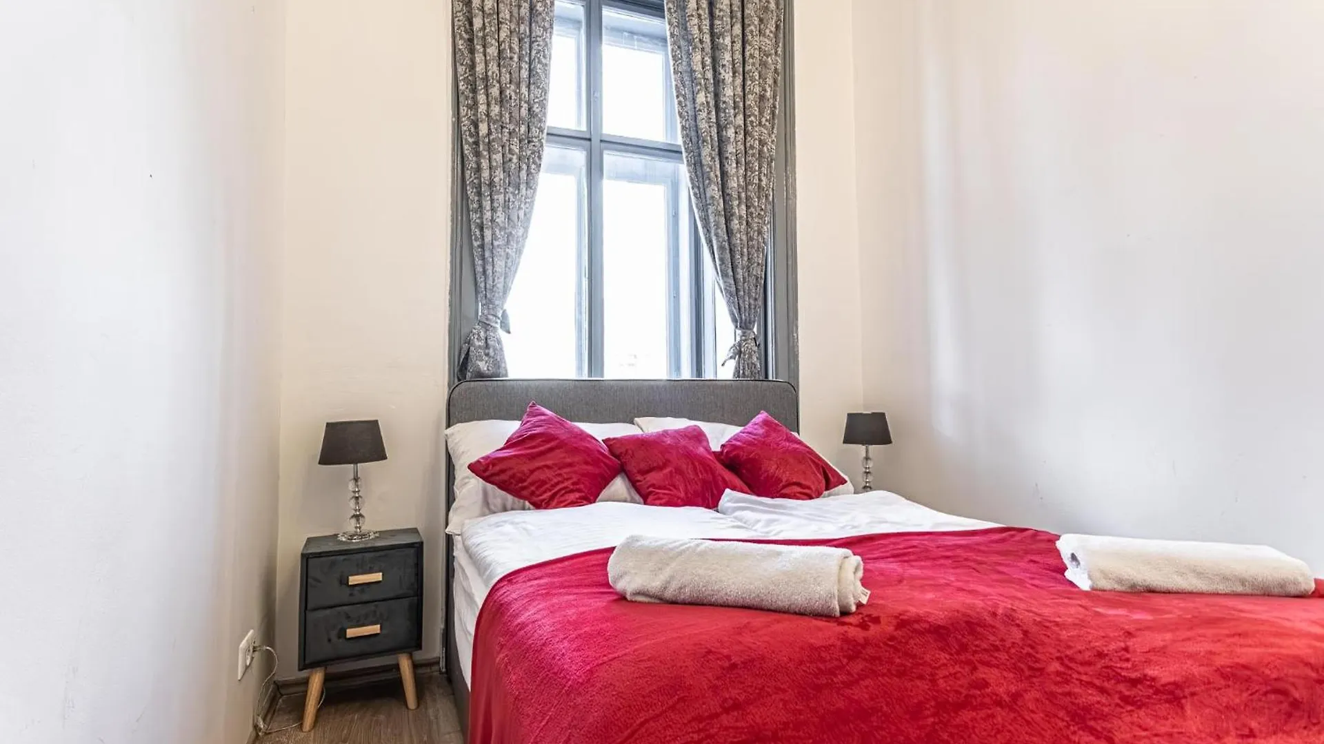 Superbly Central 9Br Complex Ideal For 25 People Viena Apartament