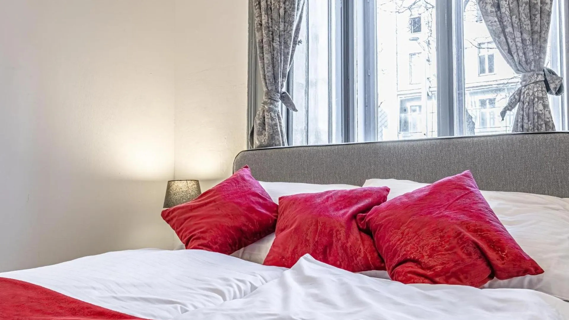Superbly Central 9Br Complex Ideal For 25 People Viena