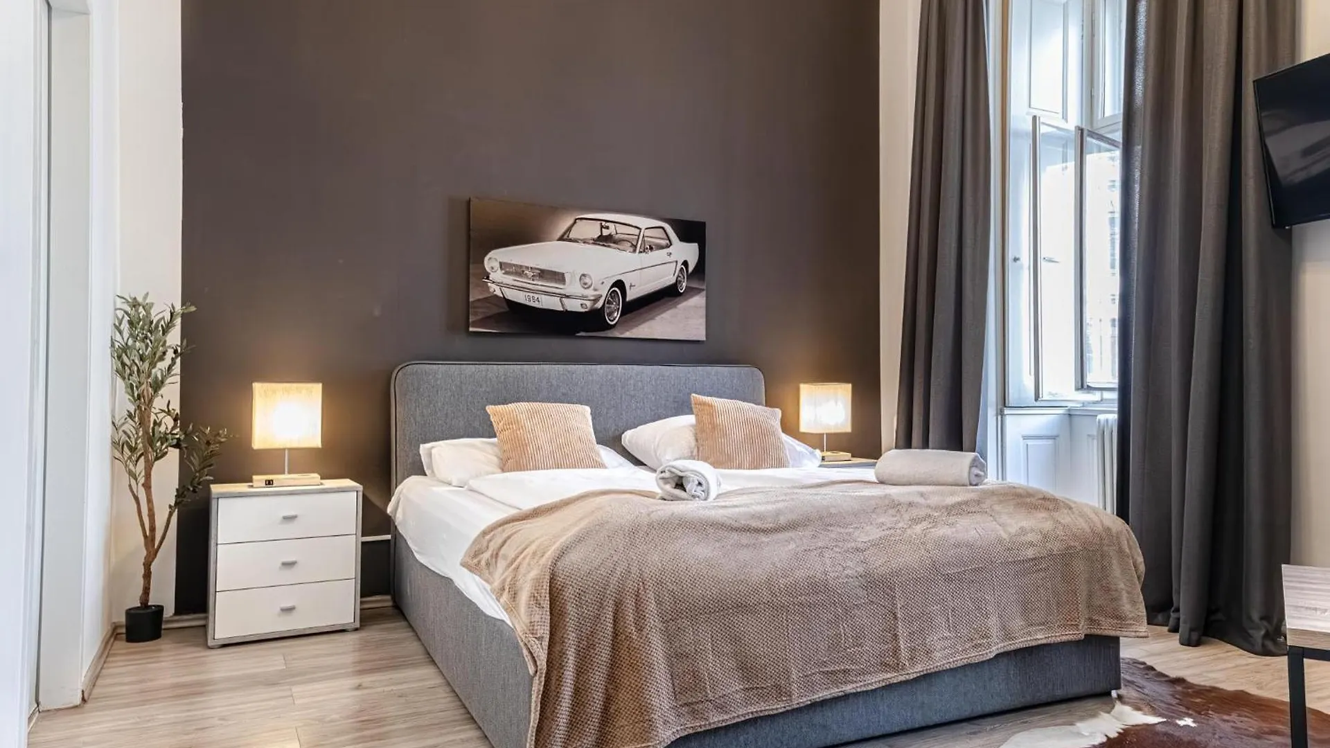 Superbly Central 9Br Complex Ideal For 25 People Viena