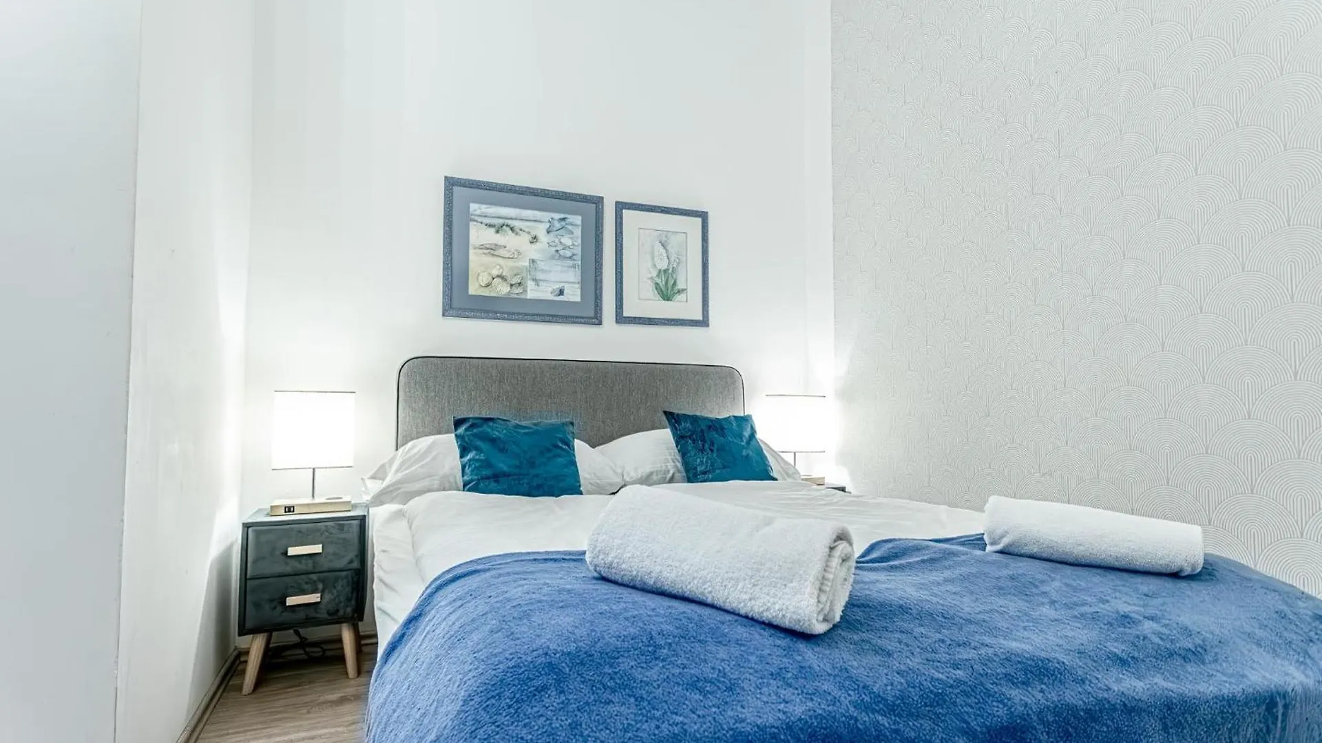 Superbly Central 9Br Complex Ideal For 25 People Viena