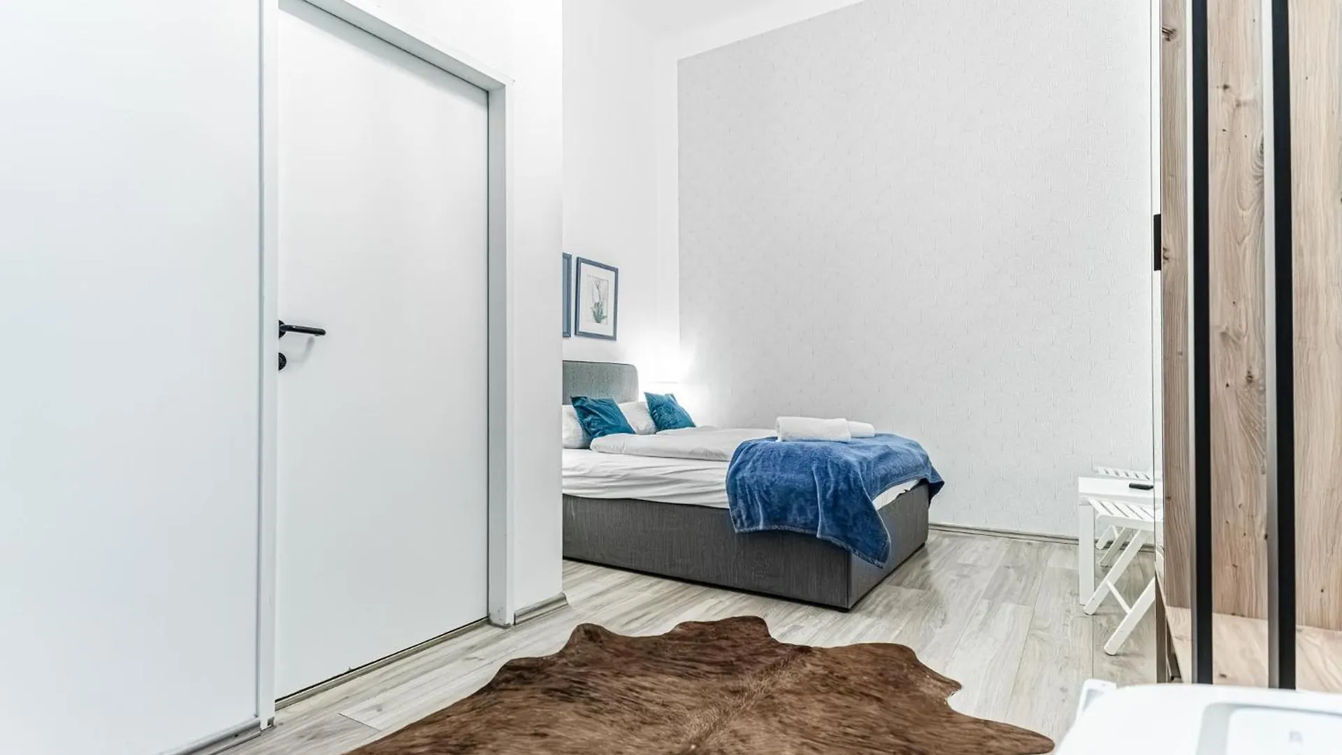 Superbly Central 9Br Complex Ideal For 25 People Viena