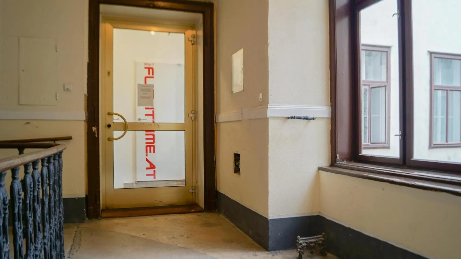 Superbly Central 9Br Complex Ideal For 25 People Viena 0*,  Austria